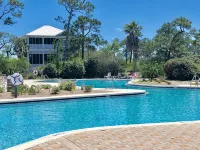 * Gorgeous Bay Views, 2 Incredible Community Pools, Pet Friendly, Sleeps 1 - Beach