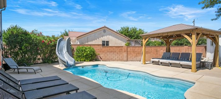 Zion Desert "Cruise" House - private pool, hot tub & game room Hotels in La Verkin