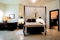 Two Bedroom, Beautifully Decorated, Ocean Front Condo - Gold Standard Approved - Homestays