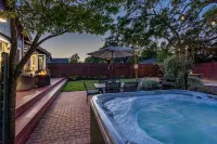 Gourmet Kitchen in Wine Country w/Hot Tub + Office