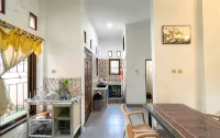 Homestay Syariah Jakal 3 Dekat Ugm by Simply Homy - Kitchenette