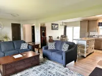 Quiet country feeling in the city. 3 bed 2 bath. - Bungalows