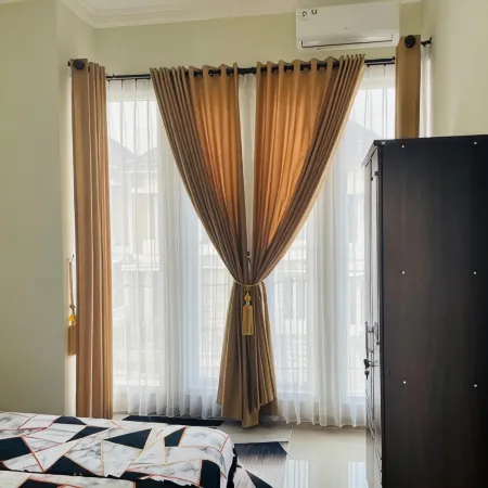 Fathana Villa - Dekat Jtp3