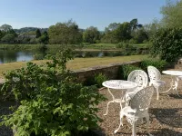 Aberllynfi Riverside Guest House - Park Yeri