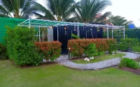 Sports Bar & Resort - Airport Shuttle