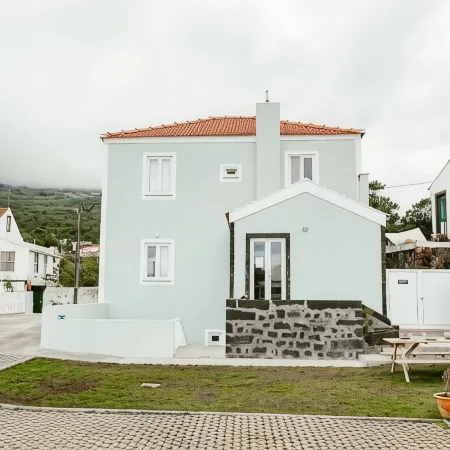 Aires Hostel