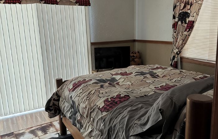 Charming 3-bedroom cabin with WiFi, AC in lovely Upper Turtle Lake.