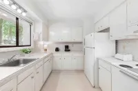 Grandma’s House - Minutes from Unc, Firepit, Ninja Creami Available to Rent