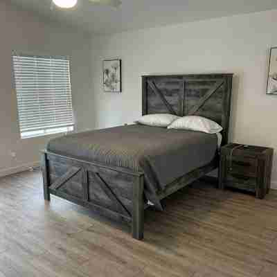 Walking distance to Stagecoach and Coachella Valley Music Festival. Rooms