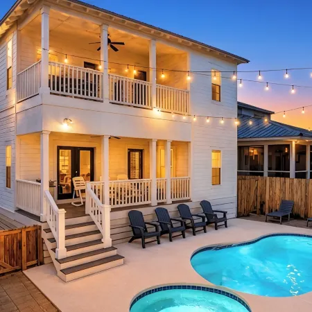 Private Pool + Hot Tub - Golf Cart - Block to Beach - Beach Chair Service