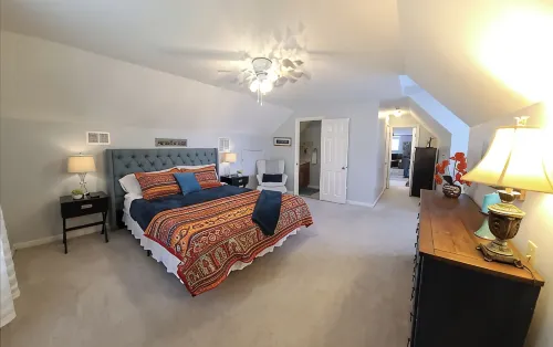 King Apartment -2 miles to I-81 - 3-Star