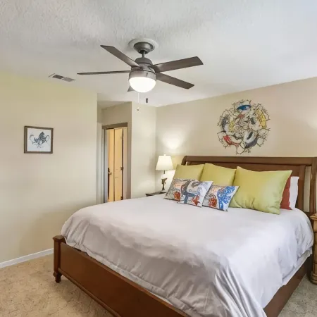 2Bed + 2Bath Blocks from the Beach