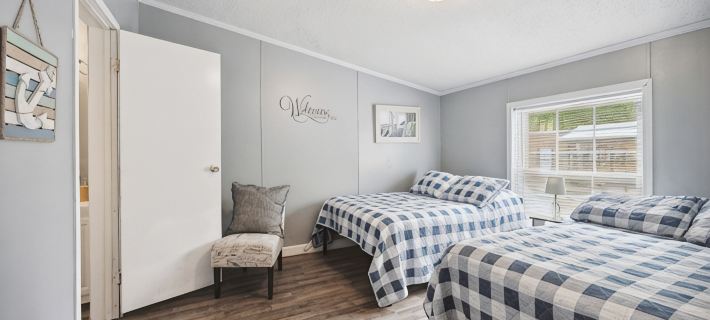 Cozy Cub Cabin 2 Sleeps 10 Full Linens Provided Hotels in Put-in-Bay Township