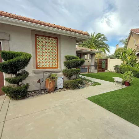 Entire Casita and Cal king bed, sofa bed and kitchen just minutes from Temecula.
