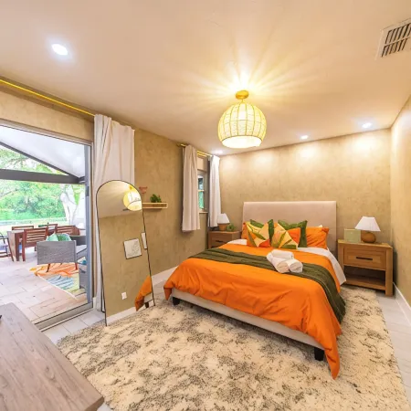 Heated Pool Sleeps 14-Near Srq, Ami, Beaches-Game Room-Outdoor Fun-Bunk Bed Hotels in Whitfield