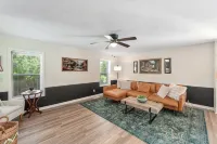 The Sweet Pea 3BD 2BA Cozy, Stylish Stay Just Minutes from I-40 & Everything - Homestays