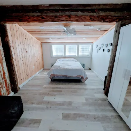 Minimalist Mtn Living- Pets Welcome (30+ Days)