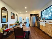 Casa Delmar! in the Heart of Sgf! Right by MSU
