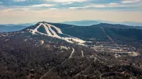 Charming Beech Mountain Chalet – 2BR + Loft - 5 Mins to Ski Slopes & Restaurants