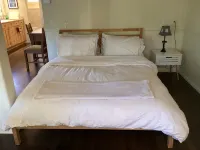 Centrally located private studio in Chemainus Hotéis em Chemainus