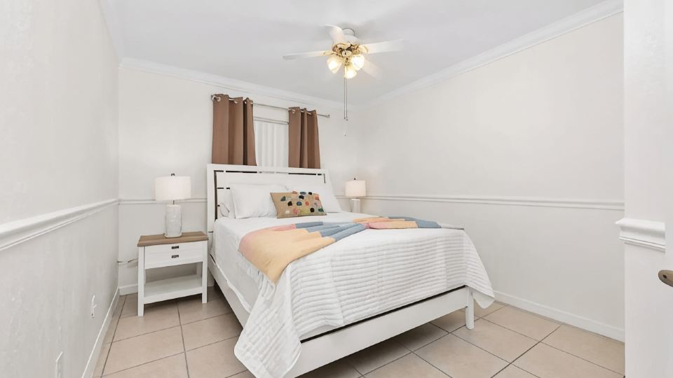 Close to Diney World/Golf Club/UCF/10 Guest/Pool/Laundry