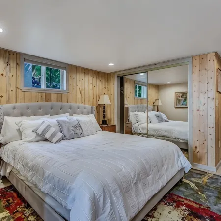 Location says it all. Glenwood Springs Colorado beautiful one bedroom apartment
