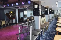 Lyndene Hotel - bar