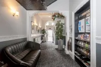 West End Hotel - Nhà nghỉ