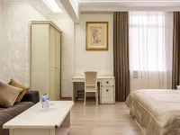 Hotel and Coffee House Palermo Hotel berhampiran Stesen Vykhino