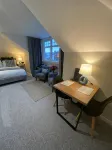 Peacock Guest House - parking