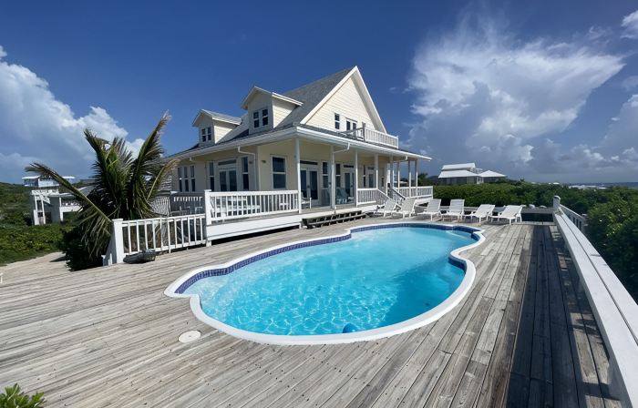 Barefoot Beach - oceanfront beach house w/ private beach, sunrise & sunset views