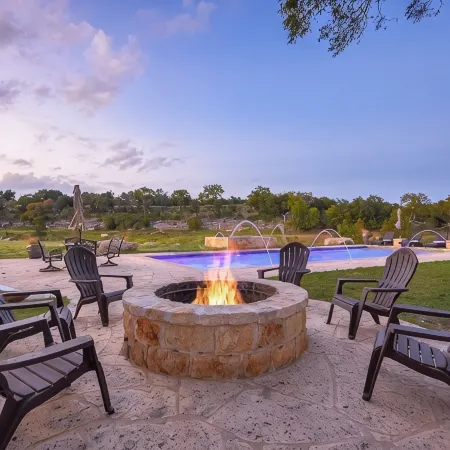 2 Houses - 6 Acres, Riverfront, Pool, Hot Tub, BEAUTIFUL VALLEY