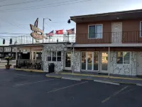 La Hacienda Motel Hotels near SODO