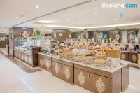 Millennium Taiba Hotel - breakfast