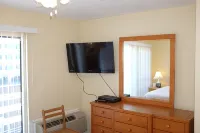 One block to Garden City Beach and Pier (with elevator, pool and hot tub - Wifi