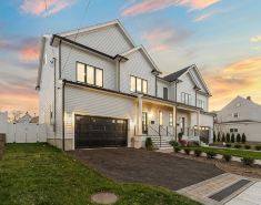 II Home in Boston with, Arcade, Parking,Game Room,EV, 6Br 5.5Bath