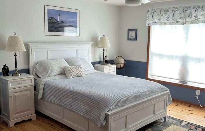 See the best of Michigan's Upper Peninsula in this Family Ready Lake-side Cabin