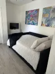 2-bedroom apartment just 4 minutes drive to Gladys Porter Zoo - 4-Star