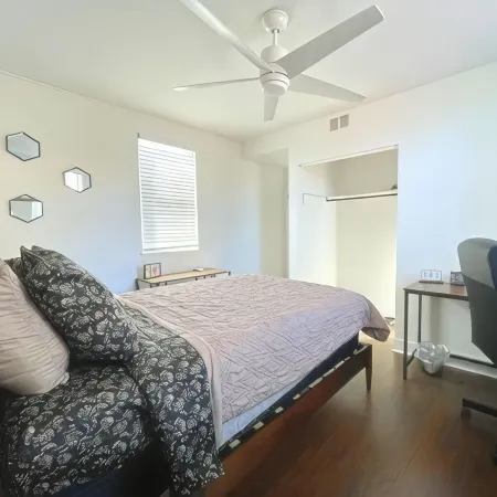 Luxury Spa Bathroom 2Br Walkable to Downtown