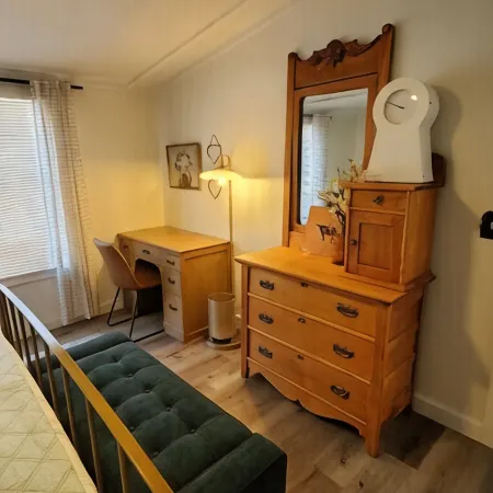 Wildlife Haven King Bed! Free snacks, near Austin!