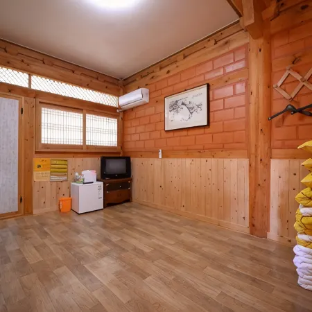 Suncheon Bay Hwangto Hanok Pension