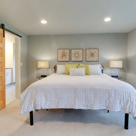 Hot Tub // Fenced Yard // AC // Pet-Friendly in Best Neighborhood in Bend