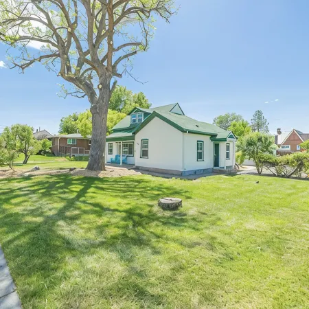 New Remodel · Main Floor Master · Soaking Tub · Stocked Kitchen · Private Yard