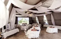 Farmhome on 80 acres, Fire Pit, Close to UCM, Whiteman AFB, Kansas City, Pets OK - Boutique