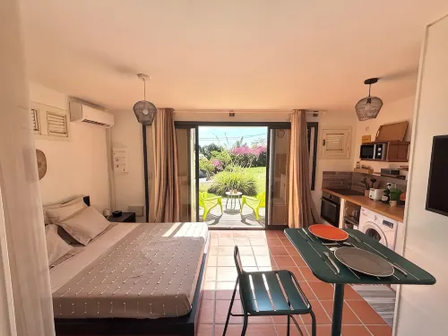 Cosy studio overlooking the rock, 5 minutes from the beach on foot - 2 stelle