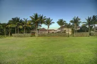 Colonial Luxury Golf & Ocean View Villa with live-in butler, chef & maid (5 BDR) Các khách sạn ở 