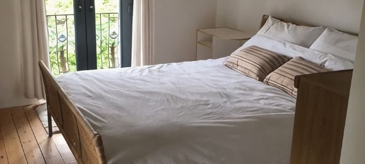 Cosy, quiet space in pretty countryside with access to fields. 20 mins to coast. Hotels in Torridge District