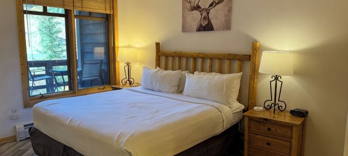 5 Star, 1 Bed + Den & 2 Baths in Center Village Copper Mountain Hotels in Copper Mountain