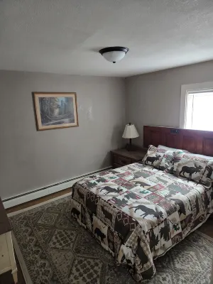 Charming 3-bedroom apartment with WiFi, AC in wonderful Bessemer