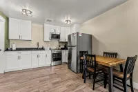The Pit Stop - Car Themed Apartment in Blackfoot - 3-Star